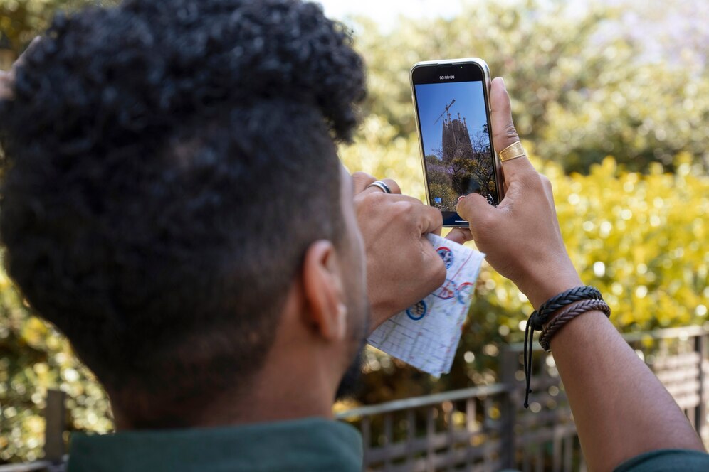 Selling Your Home? Here Are 5 Tips for Using Your Smartphone to Take Pics