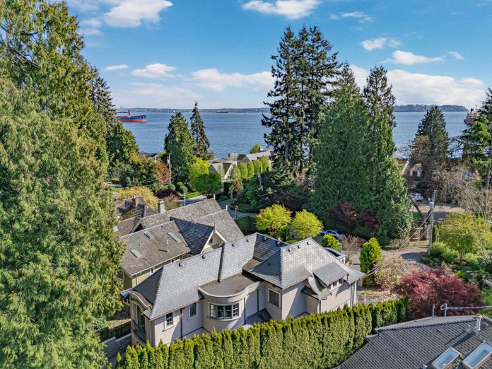 4348 Erwin Dr, West Vancouver BC, Canada - Luxury Real Estate - 53