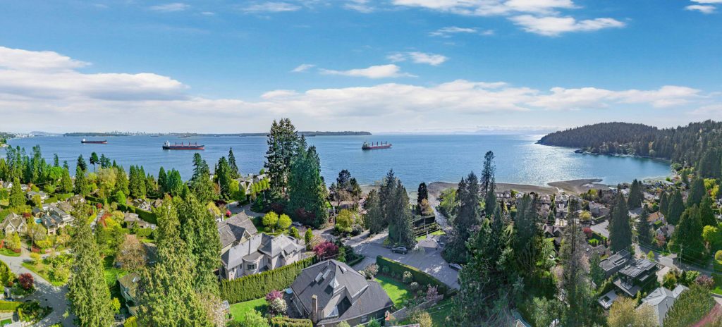 4348 Erwin Dr, West Vancouver BC, Canada - Luxury Real Estate - 54