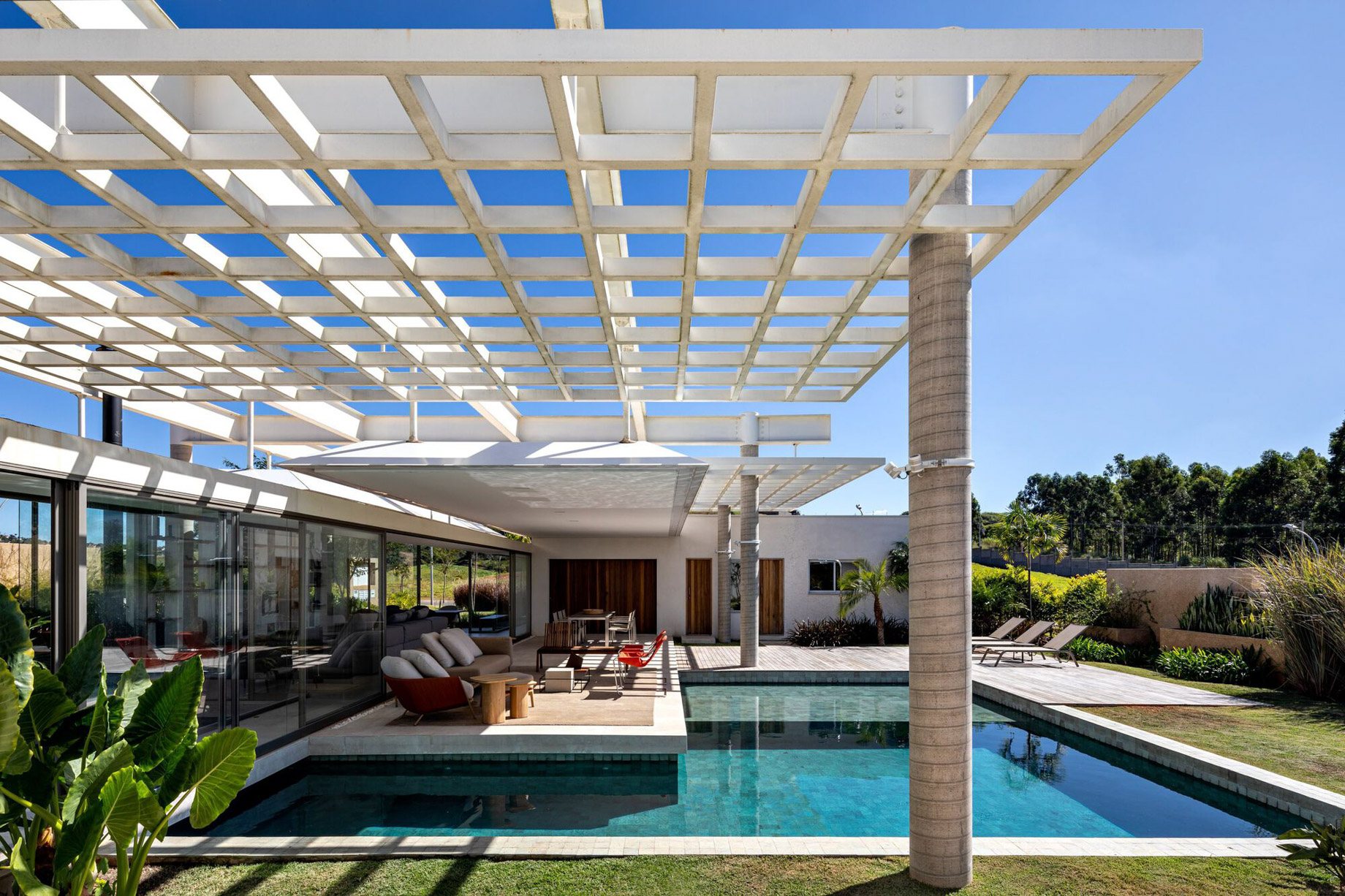 Shadow House Residence – Campinas, Sao Paulo, Brazil – 10