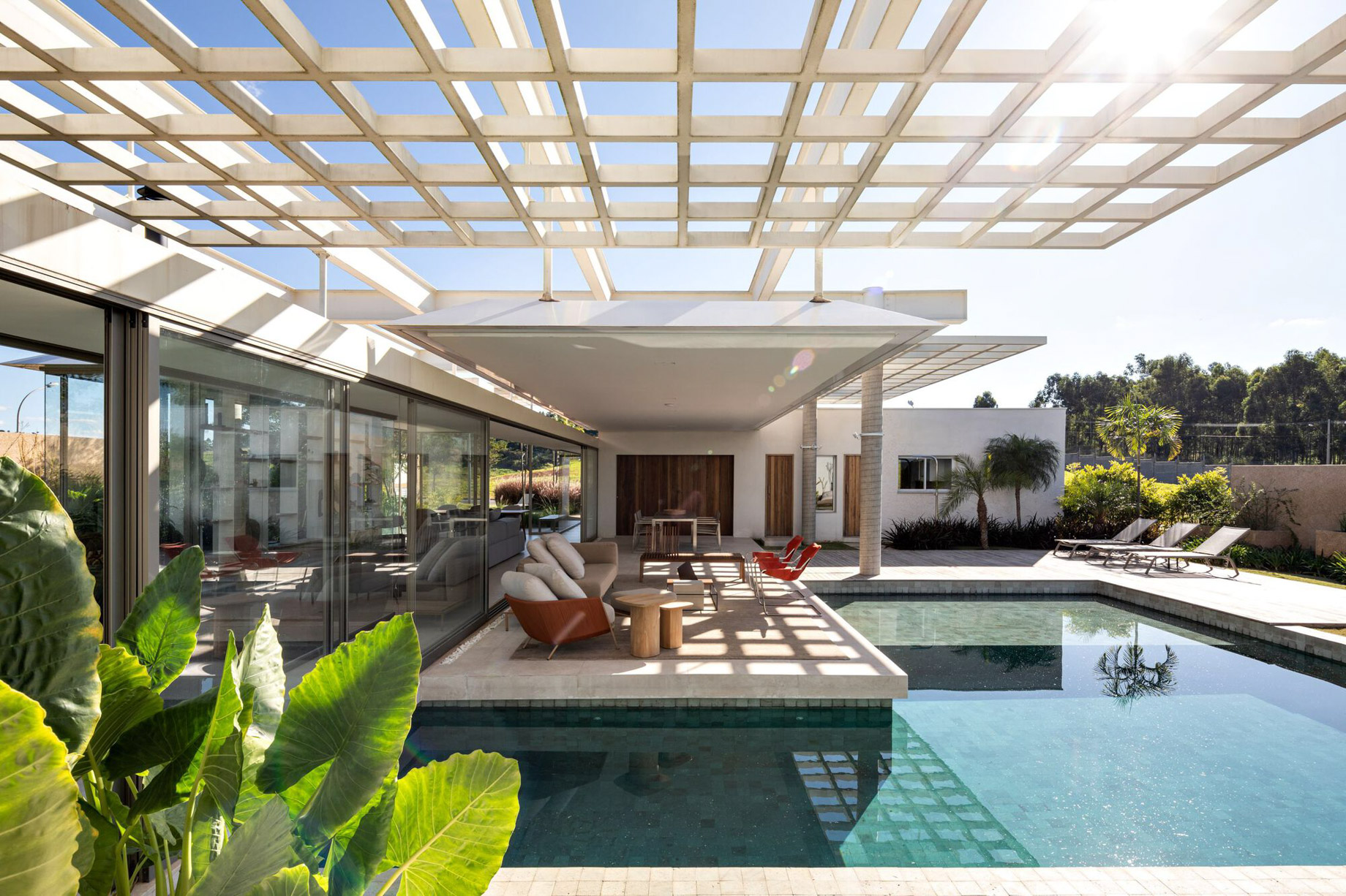 Shadow House Residence – Campinas, Sao Paulo, Brazil – 11