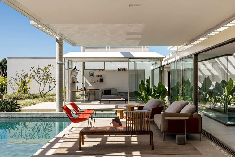 Shadow House Residence - Campinas, Sao Paulo, Brazil - 14