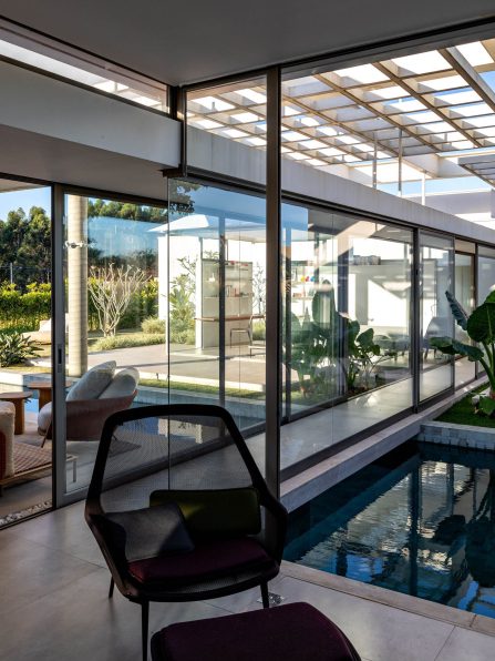 Shadow House Residence - Campinas, Sao Paulo, Brazil - 20