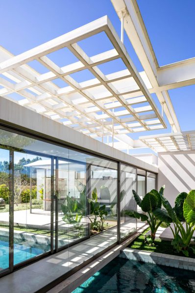 Shadow House Residence - Campinas, Sao Paulo, Brazil - 29