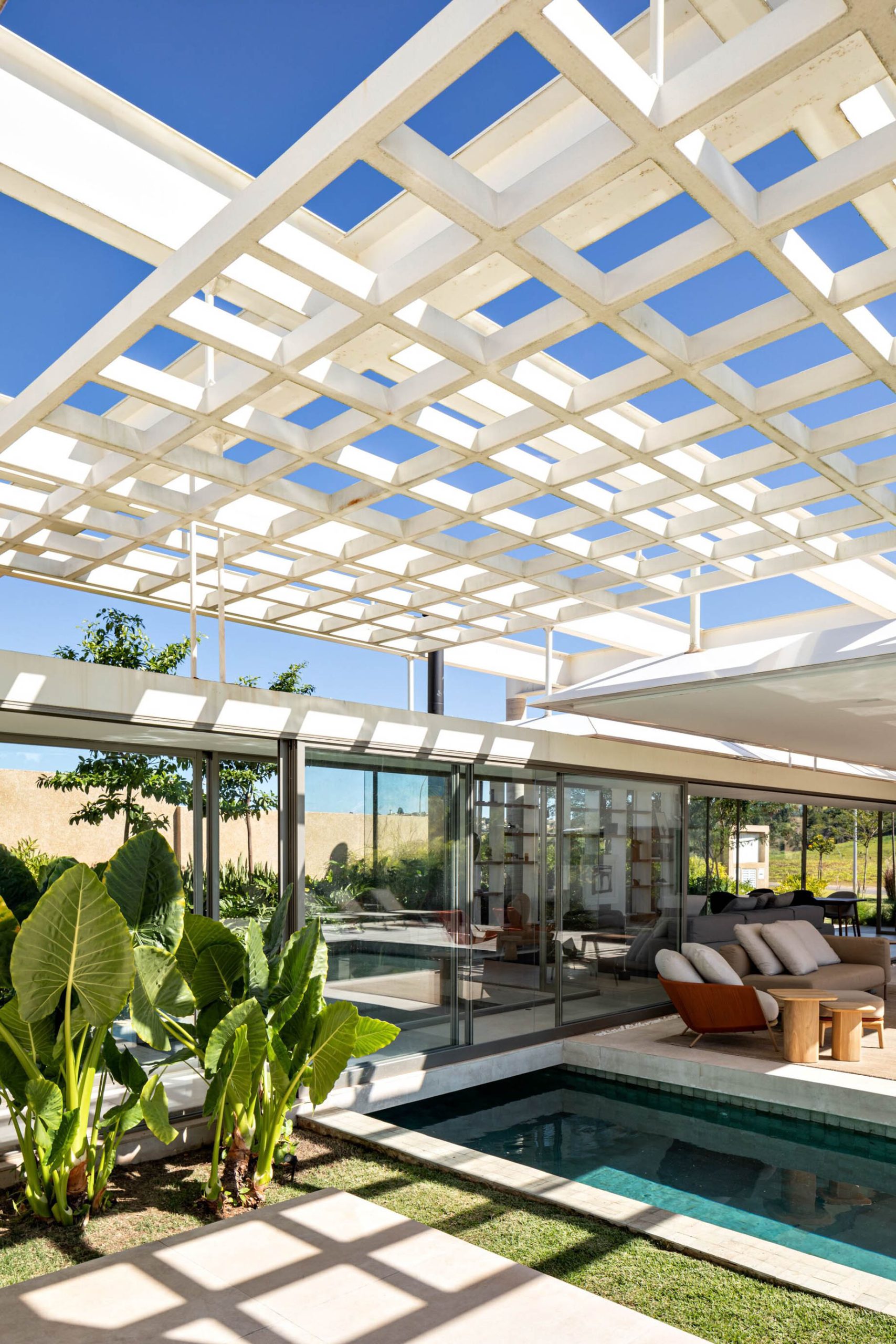 Shadow House Residence – Campinas, Sao Paulo, Brazil – 8