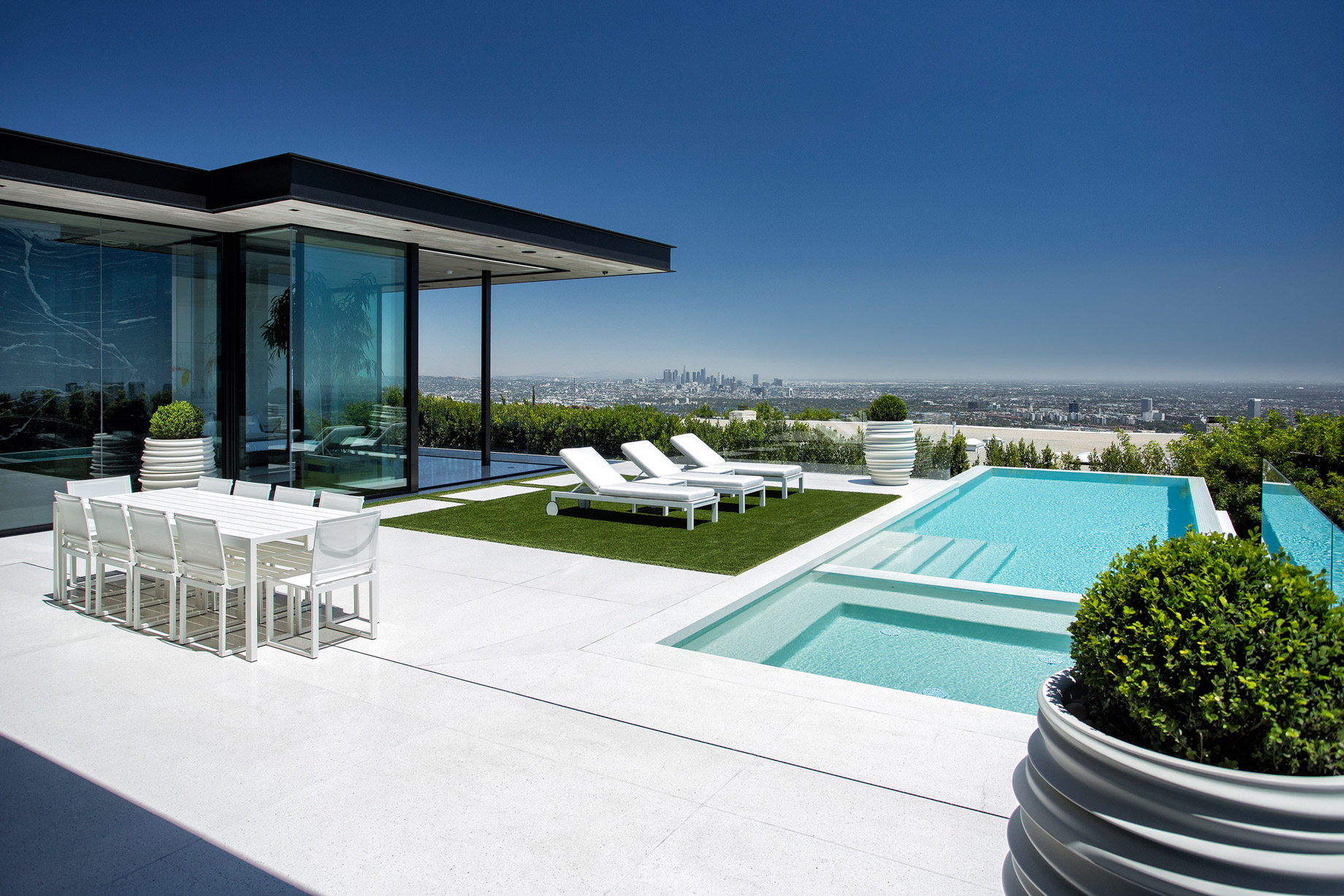 Blue Jay Way House – 1536 Blue Jay Way, Los Angeles, CA, USA – 10