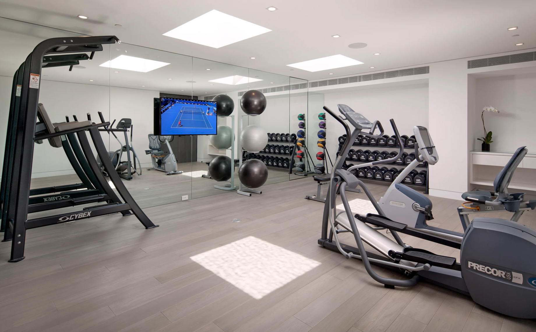 Marcheeta Residence – 1822 Marcheeta Pl, Los Angeles, CA , USA – 17