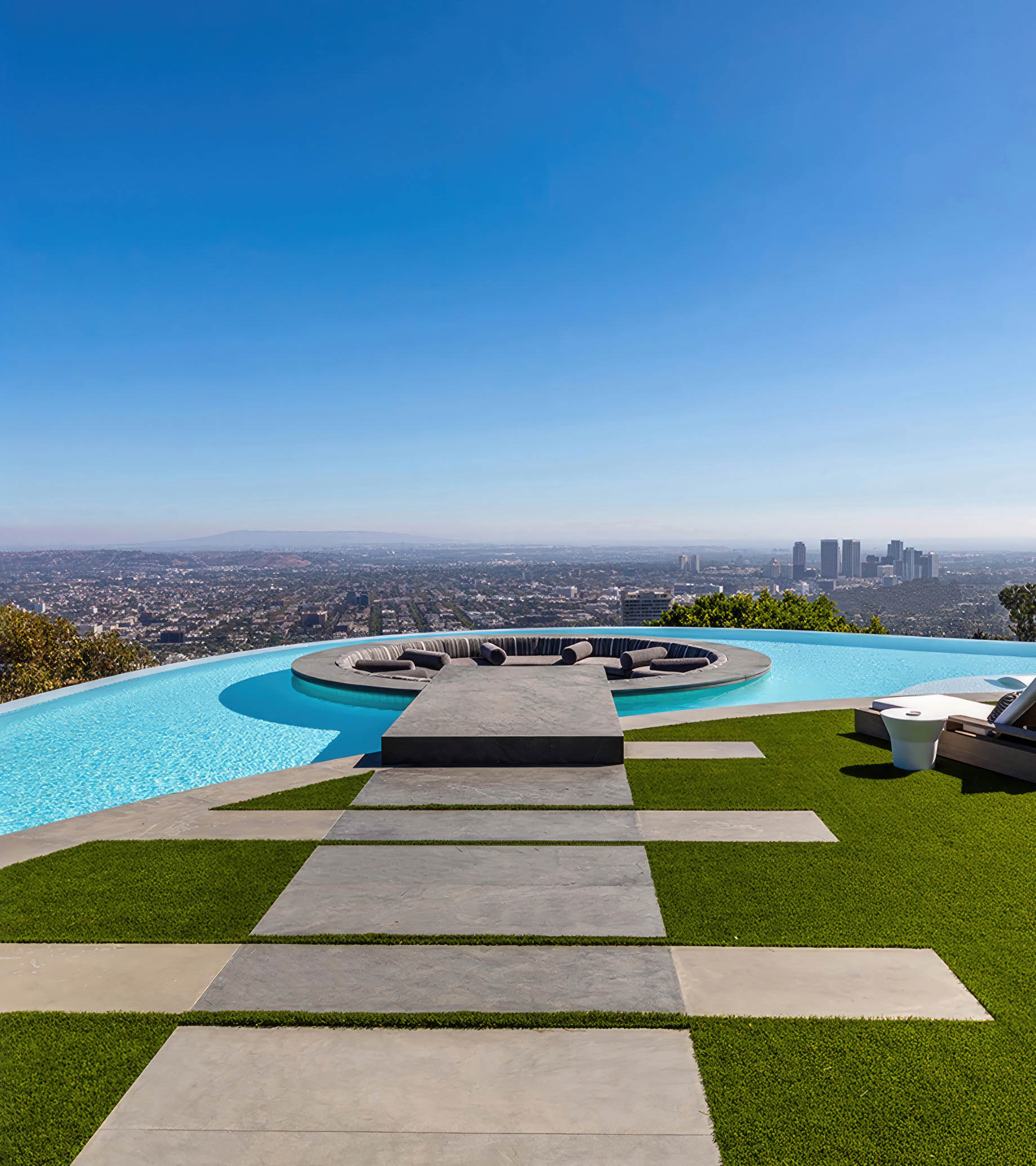 Robin Drive House – 9272 Robin Dr, Los Angeles, CA, USA – 13