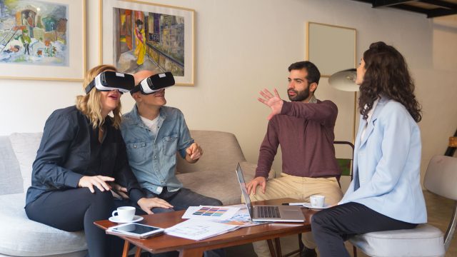 Using VR Headsets to Imagine New Interior Design Trends