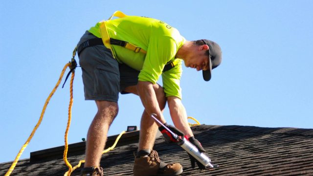 How to Choose the Best Roof Contractor for Your Home Project