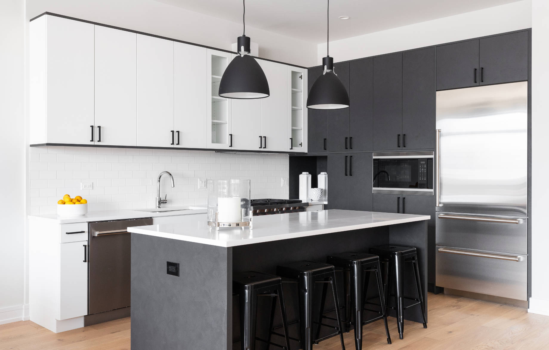 Modern Black and White Kitchen Design