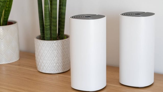 Wi-Fi Mesh Router and Satellite System