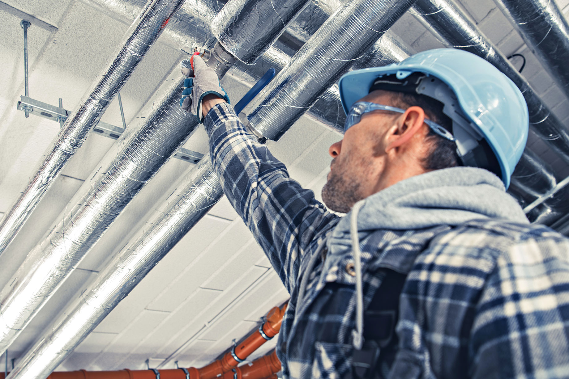 Installing Commercial Pipes with a Professional Commercial Plumber