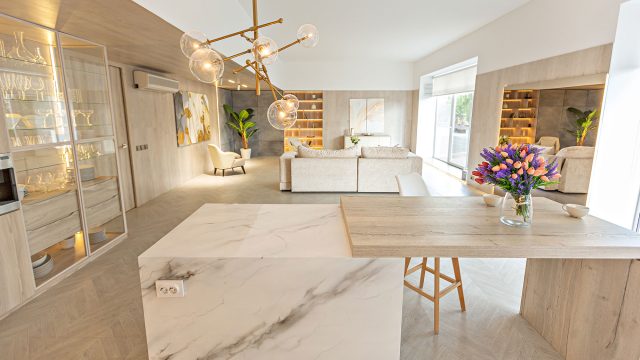 Modern Lighting in a Contemporary Home Layout