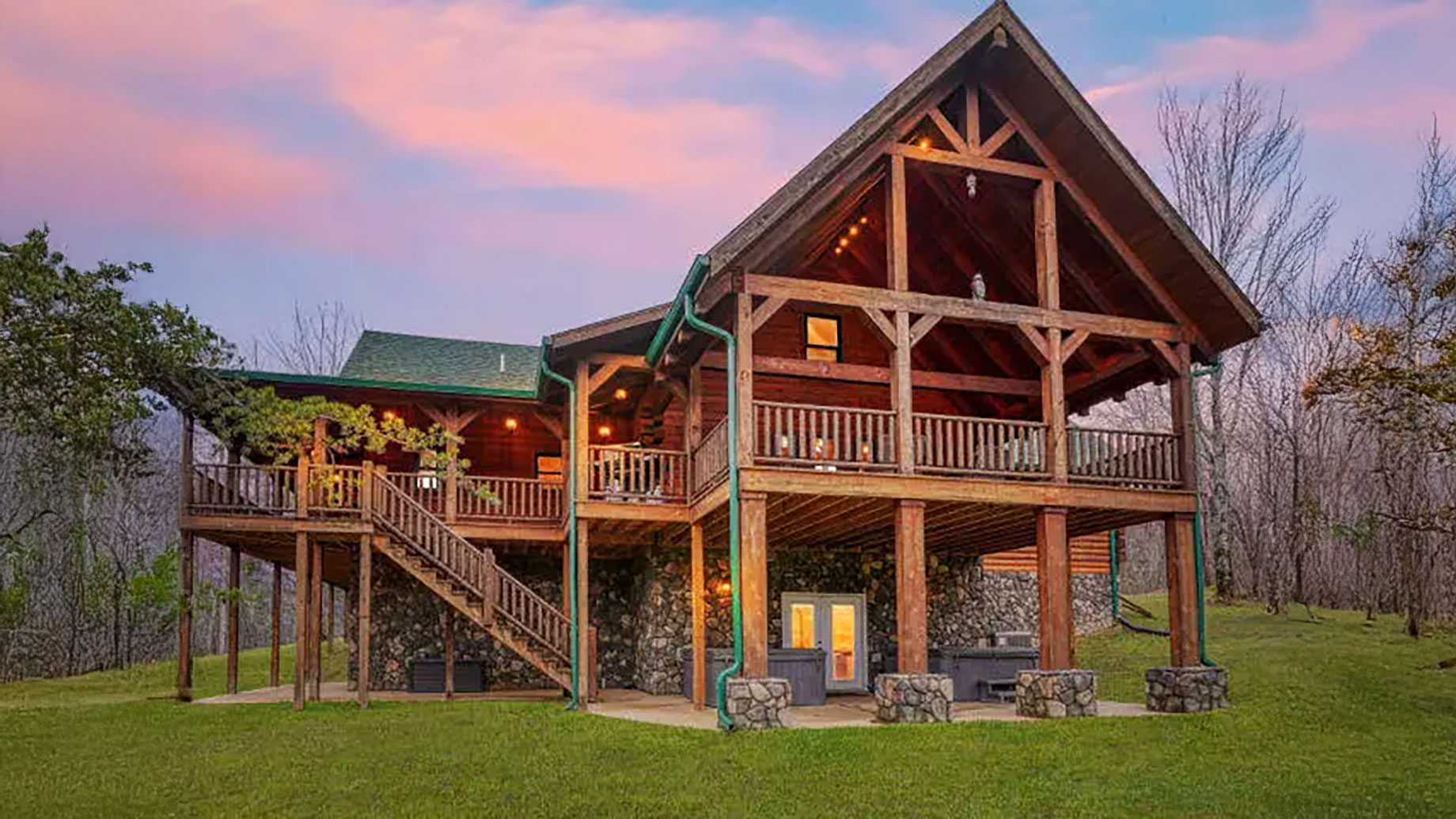 Wooden Lodging Home - Hocking Hills, Ohio, USA