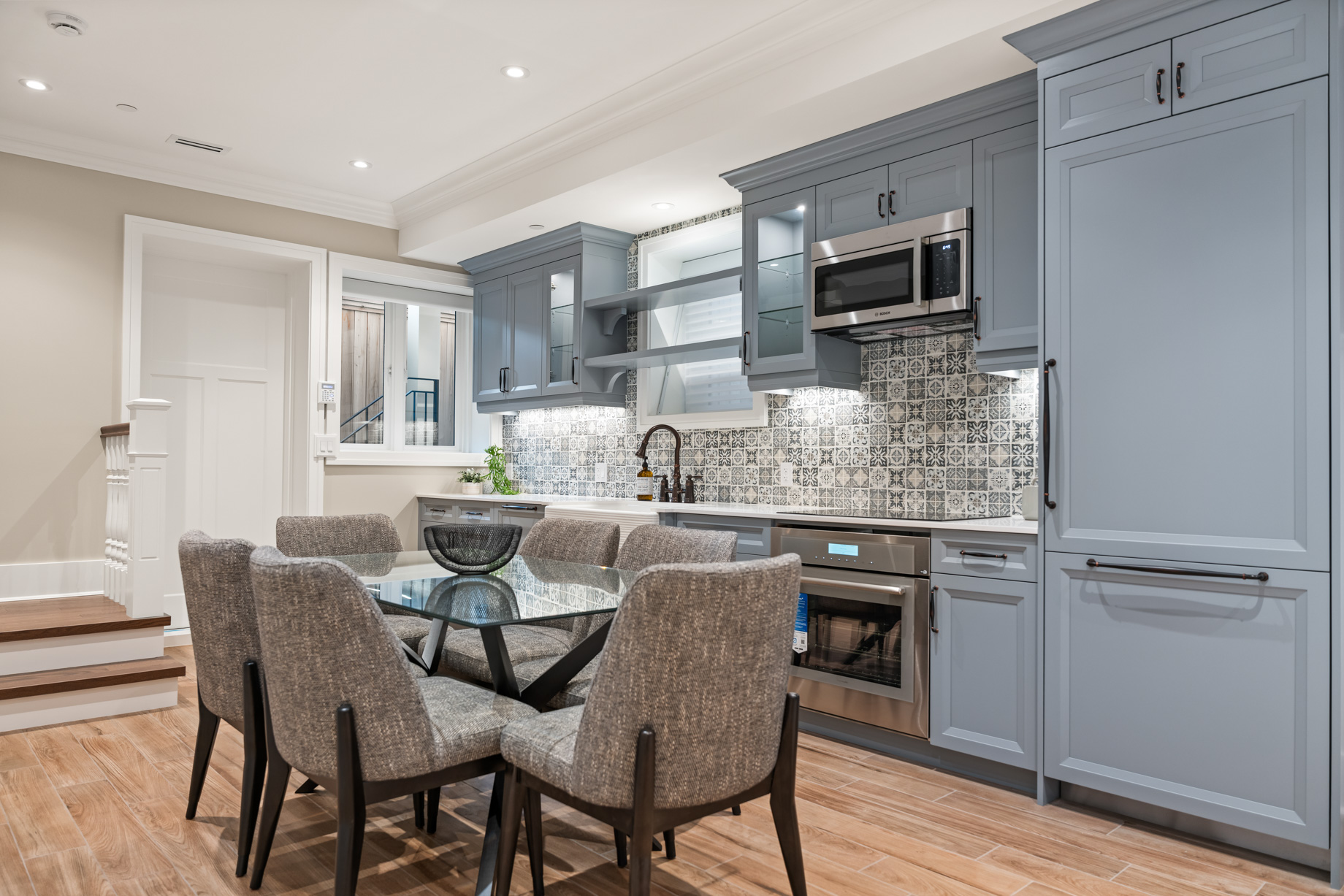 993 Broughton St, Vancouver, BC, Canada – 98