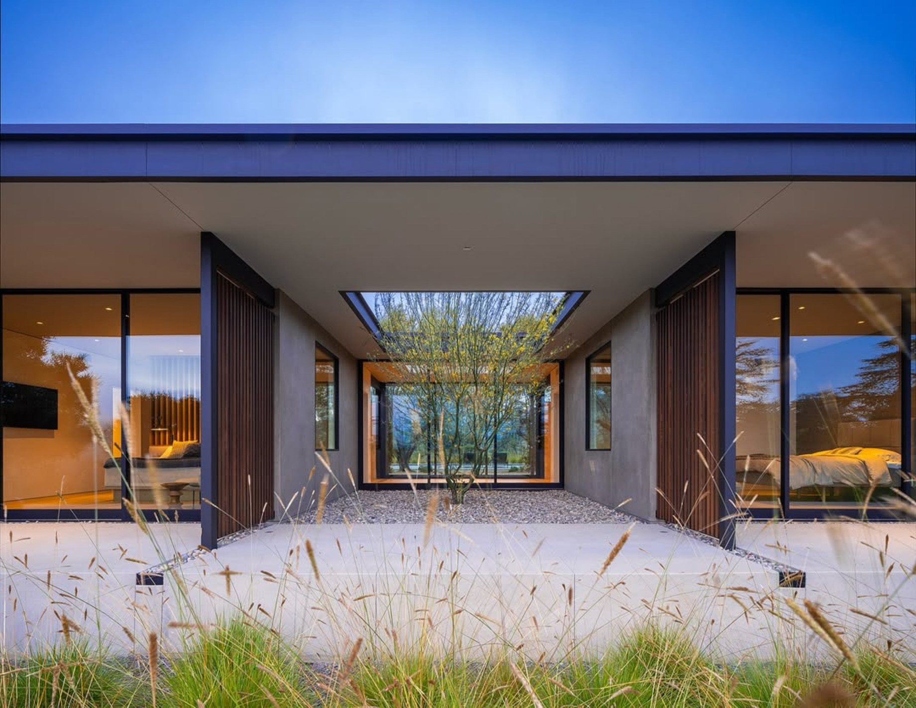 Midcentury Modern Hope Ranch Residence – Santa Barbara, CA, USA – 32