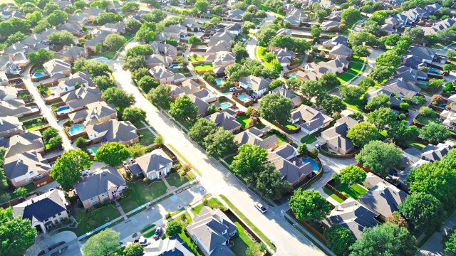 Riverbend North Neighborhood in Dallas Fort Worth Metroplex, Texas, USA