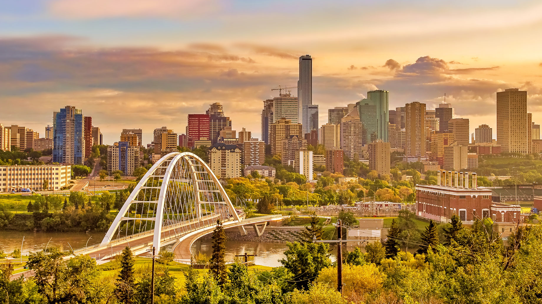 Sunny Skyline of Edmonton, Alberta, Canada.jpg