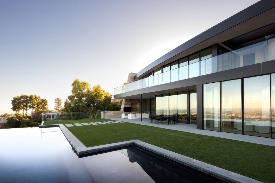 The Crestwood Residence - 1504 N Kenter Ave, Los Angeles, CA, USA - 90