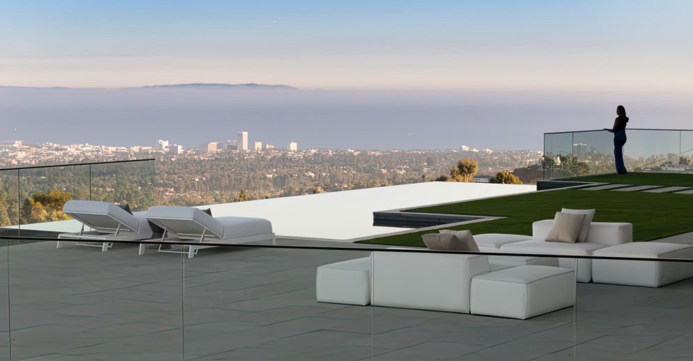 The Crestwood Residence - 1504 N Kenter Ave, Los Angeles, CA, USA - 92