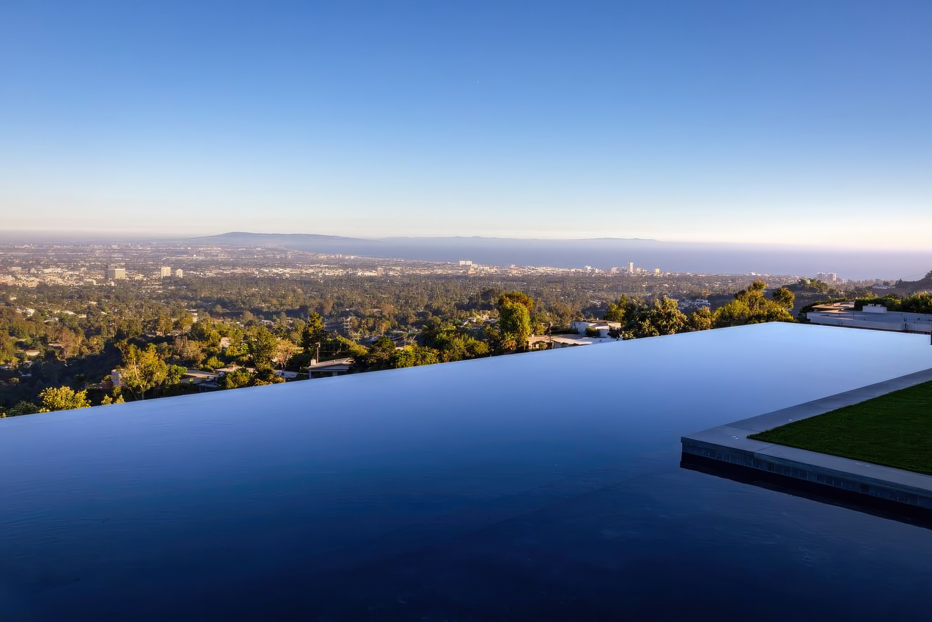 The Crestwood Residence – 1504 N Kenter Ave, Los Angeles, CA, USA – 94