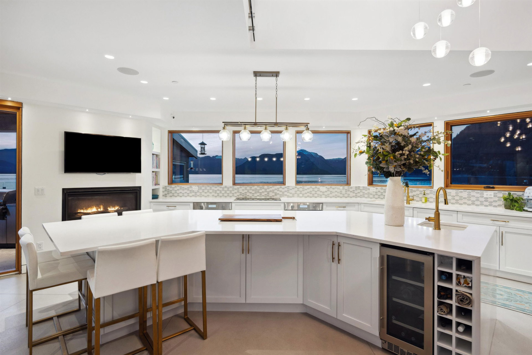 15 Brunswick Beach Rd, Lions Bay, BC, Canada – 12