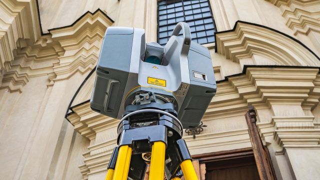 Professional Trimble X7 3D Laser Scanner in Action