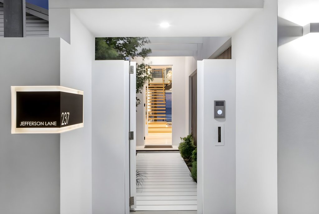 237 Jefferson Lane, Palm Beach, Queensland, Australia - 2