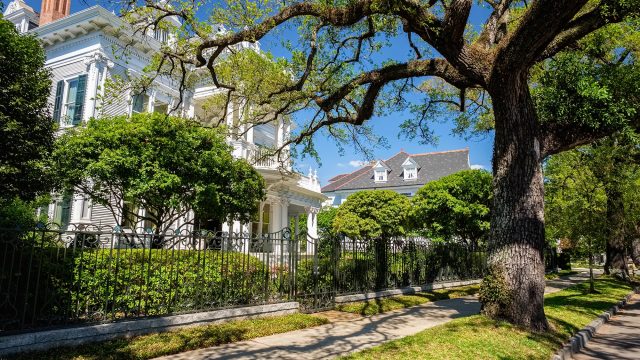 Luxury Community of Homes on Saint Charles Avenue in St Louis, Missouri, USA