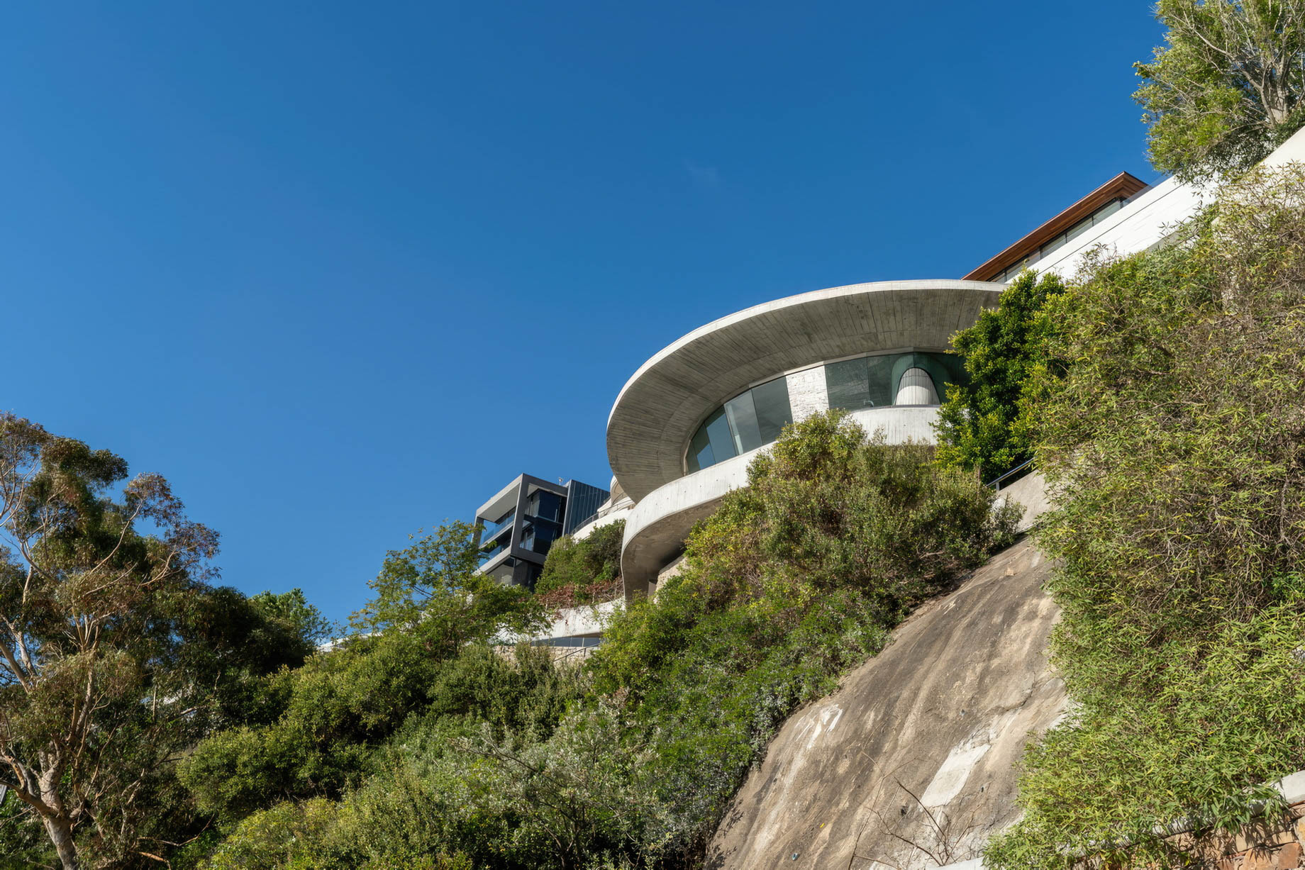 Pengilly House Iron Man Villa – Kloof Rd, Cape Town, South Africa – 3