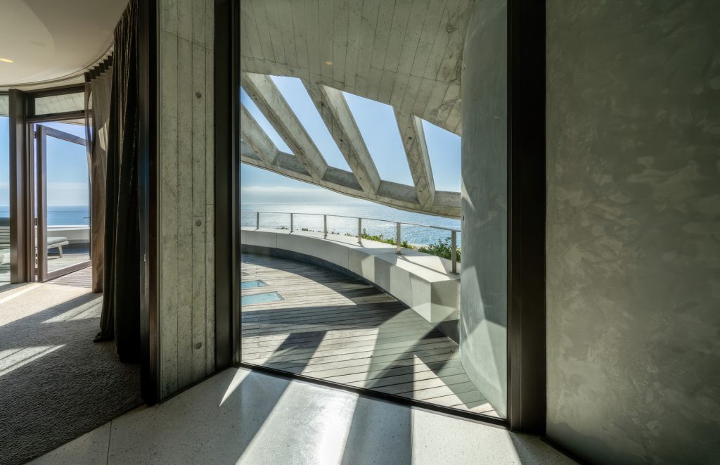 Pengilly House Iron Man Villa - Kloof Rd, Cape Town, South Africa - 33