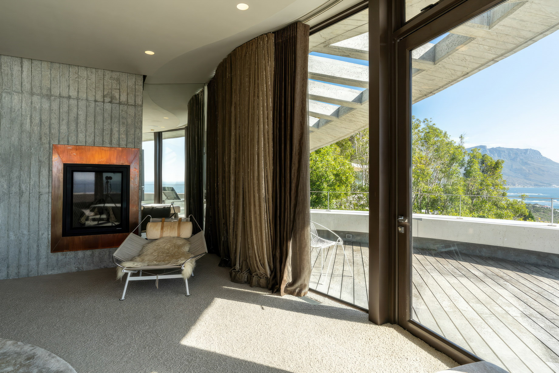 Pengilly House Iron Man Villa – Kloof Rd, Cape Town, South Africa – 34