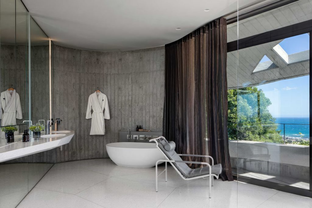 Pengilly House Iron Man Villa - Kloof Rd, Cape Town, South Africa - 37