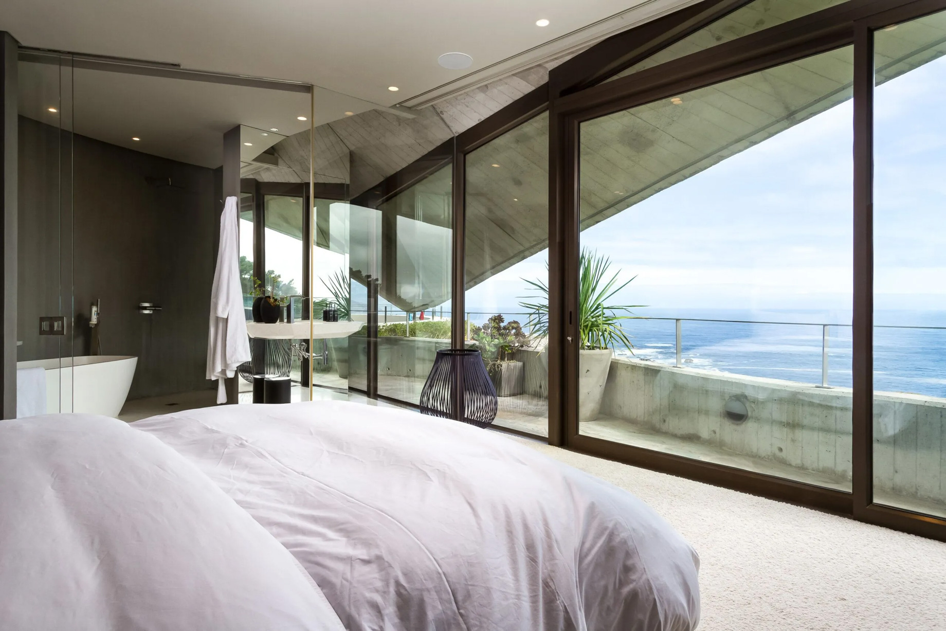 Pengilly House Iron Man Villa – Kloof Rd, Cape Town, South Africa – 42