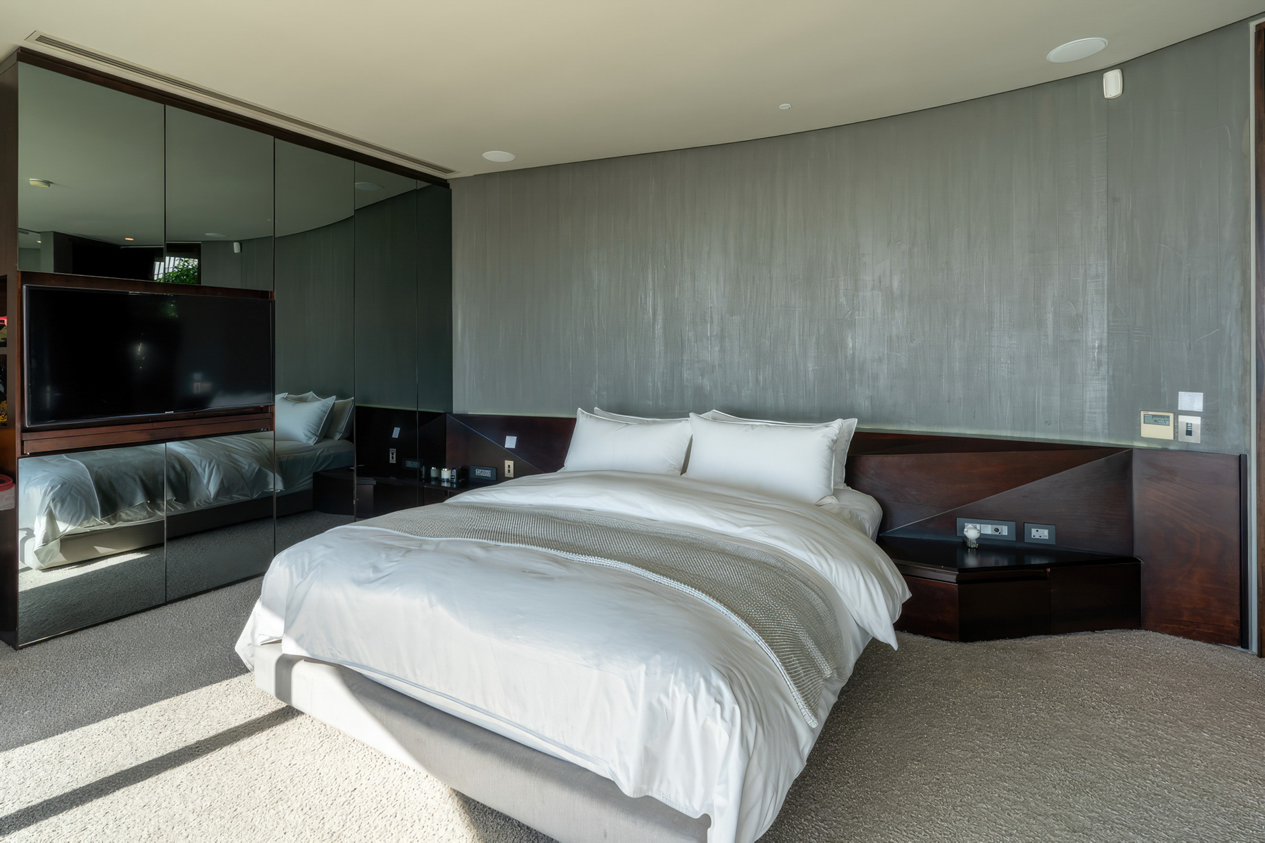 Pengilly House Iron Man Villa – Kloof Rd, Cape Town, South Africa – 48