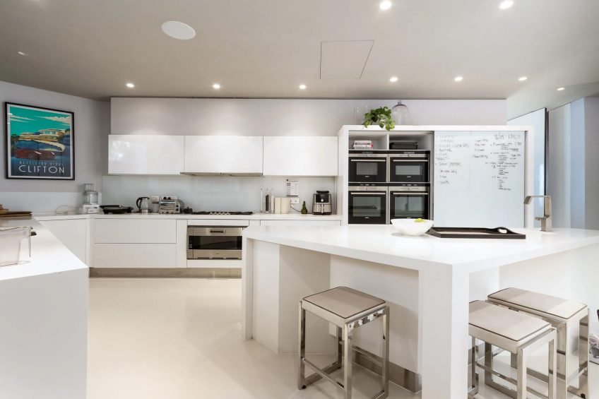 Pengilly House Iron Man Villa - Kloof Rd, Cape Town, South Africa - 63