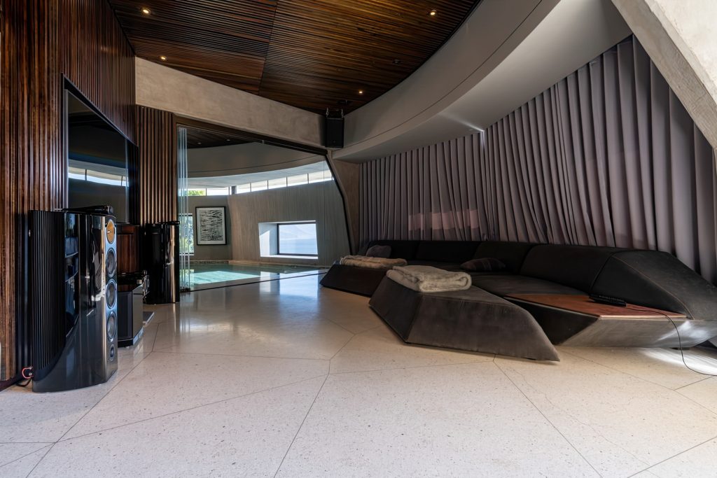 Pengilly House Iron Man Villa - Kloof Rd, Cape Town, South Africa - 76