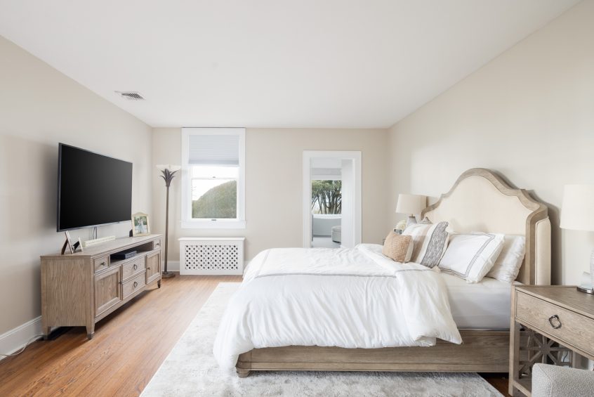 The Point - 16 Point Road, Bellport Village, New York, NY, USA - 18