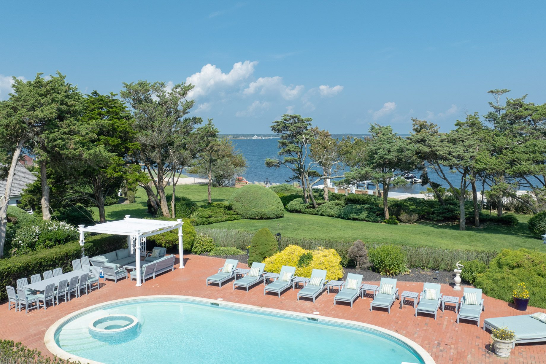 The Point – 16 Point Road, Bellport Village, New York, NY, USA – 4