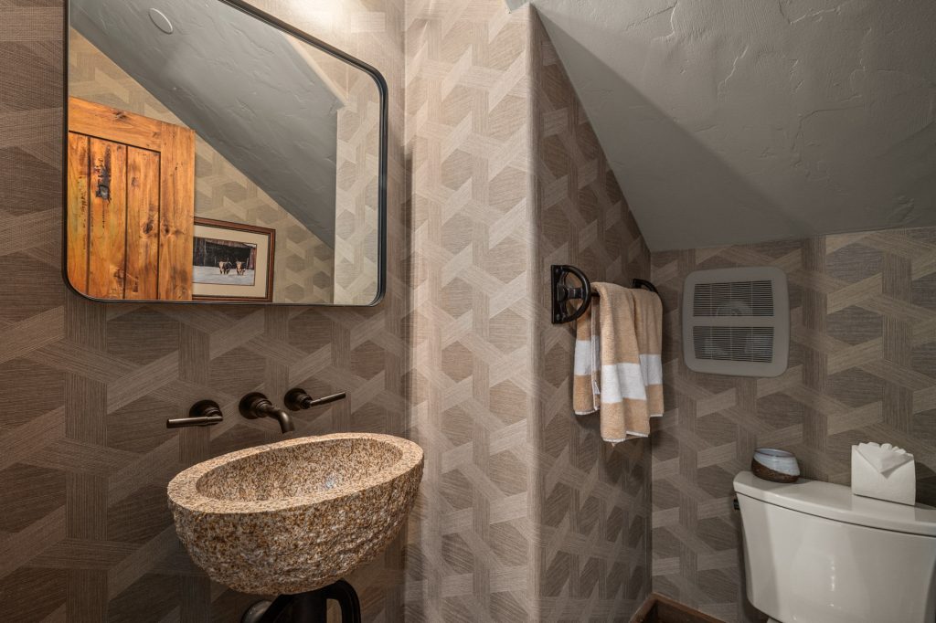 Emma Lake Ranch - 17850 County Road 16, Oak Creek, CO, USA - 46