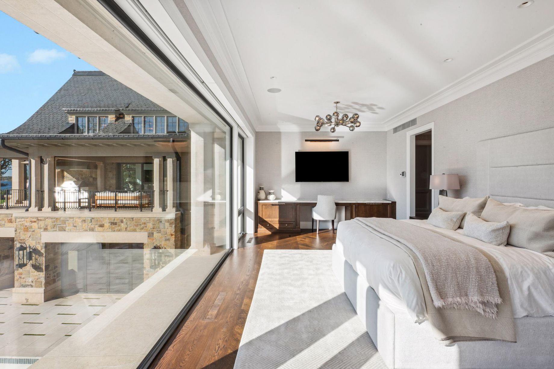 Lake Point Estate – 2770 Gale Road, Wayzata, MN, USA – 106