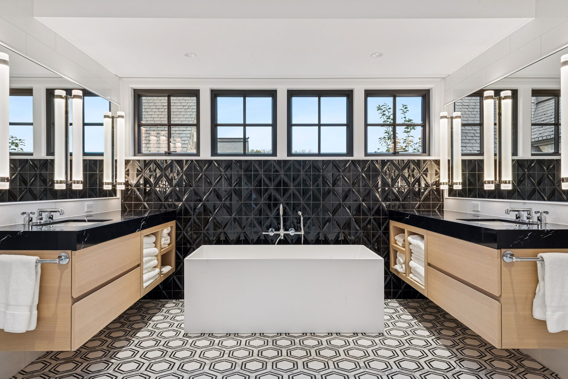 Lake Point Estate – 2770 Gale Road, Wayzata, MN, USA – 111