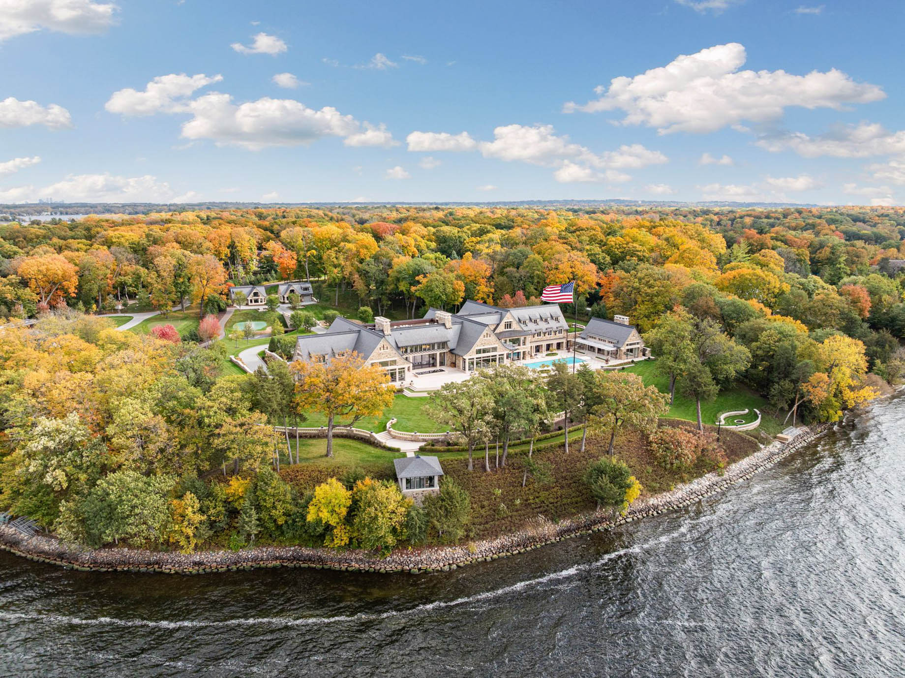 Lake Point Estate – 2770 Gale Road, Wayzata, MN, USA – 15