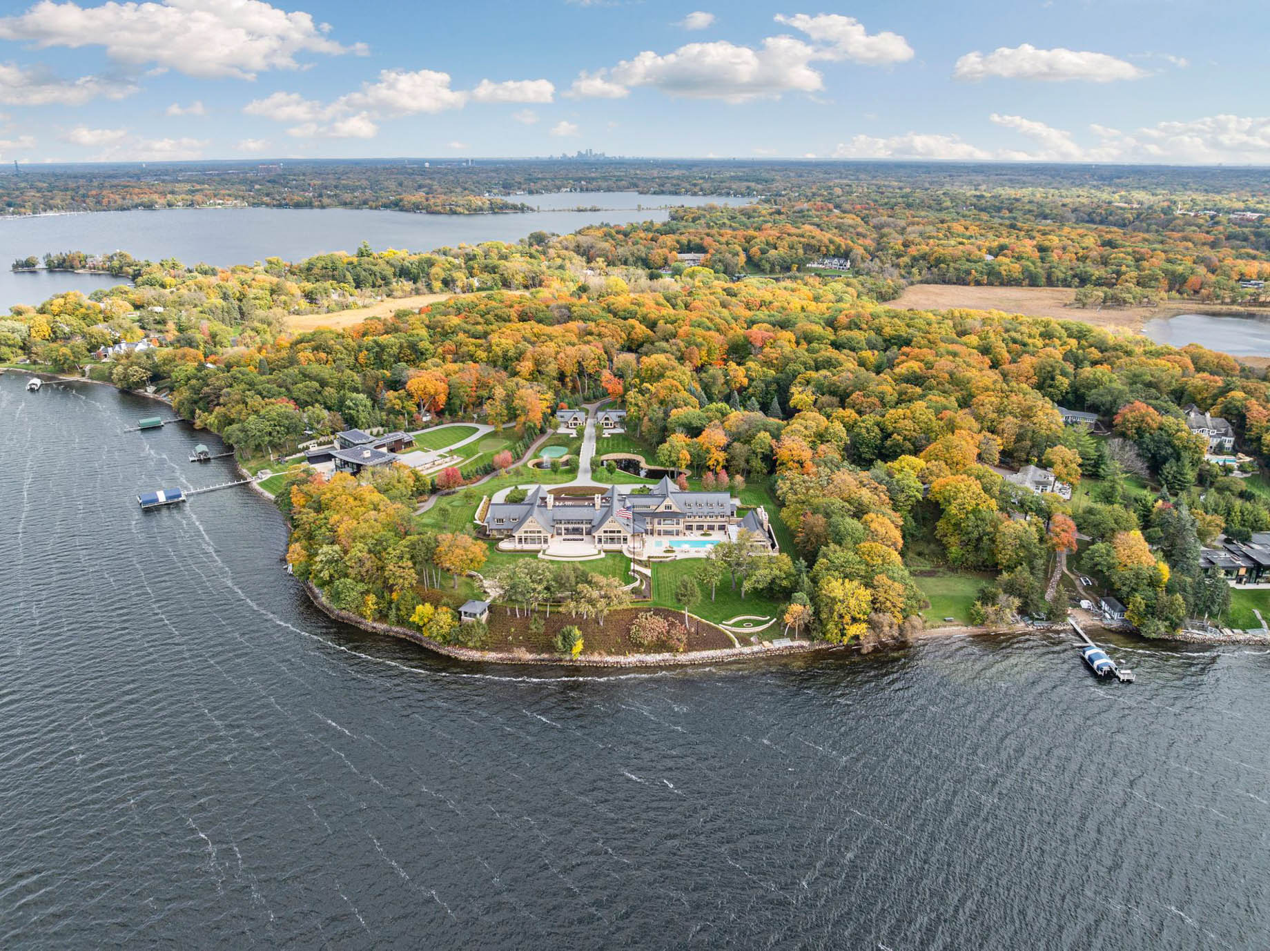 Lake Point Estate – 2770 Gale Road, Wayzata, MN, USA – 18