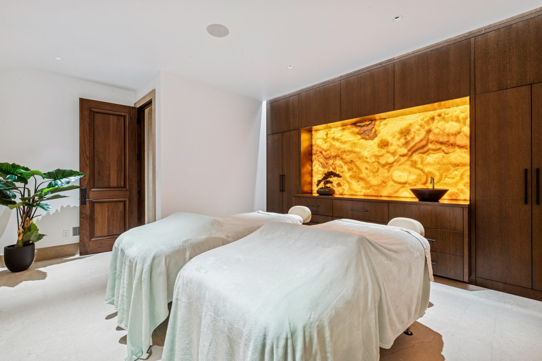 Lake Point Estate – 2770 Gale Road, Wayzata, MN, USA – 188