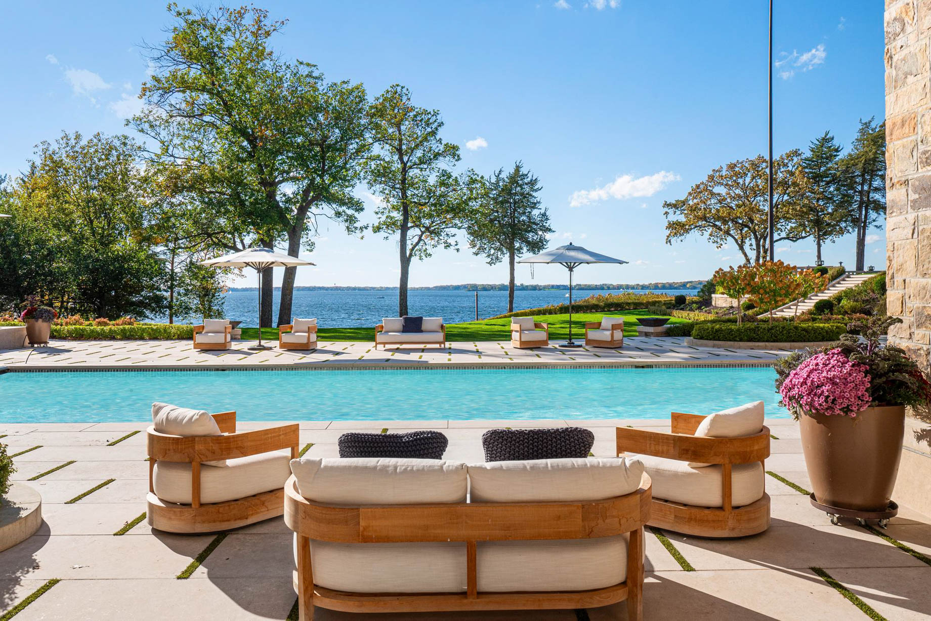Lake Point Estate – 2770 Gale Road, Wayzata, MN, USA – 200