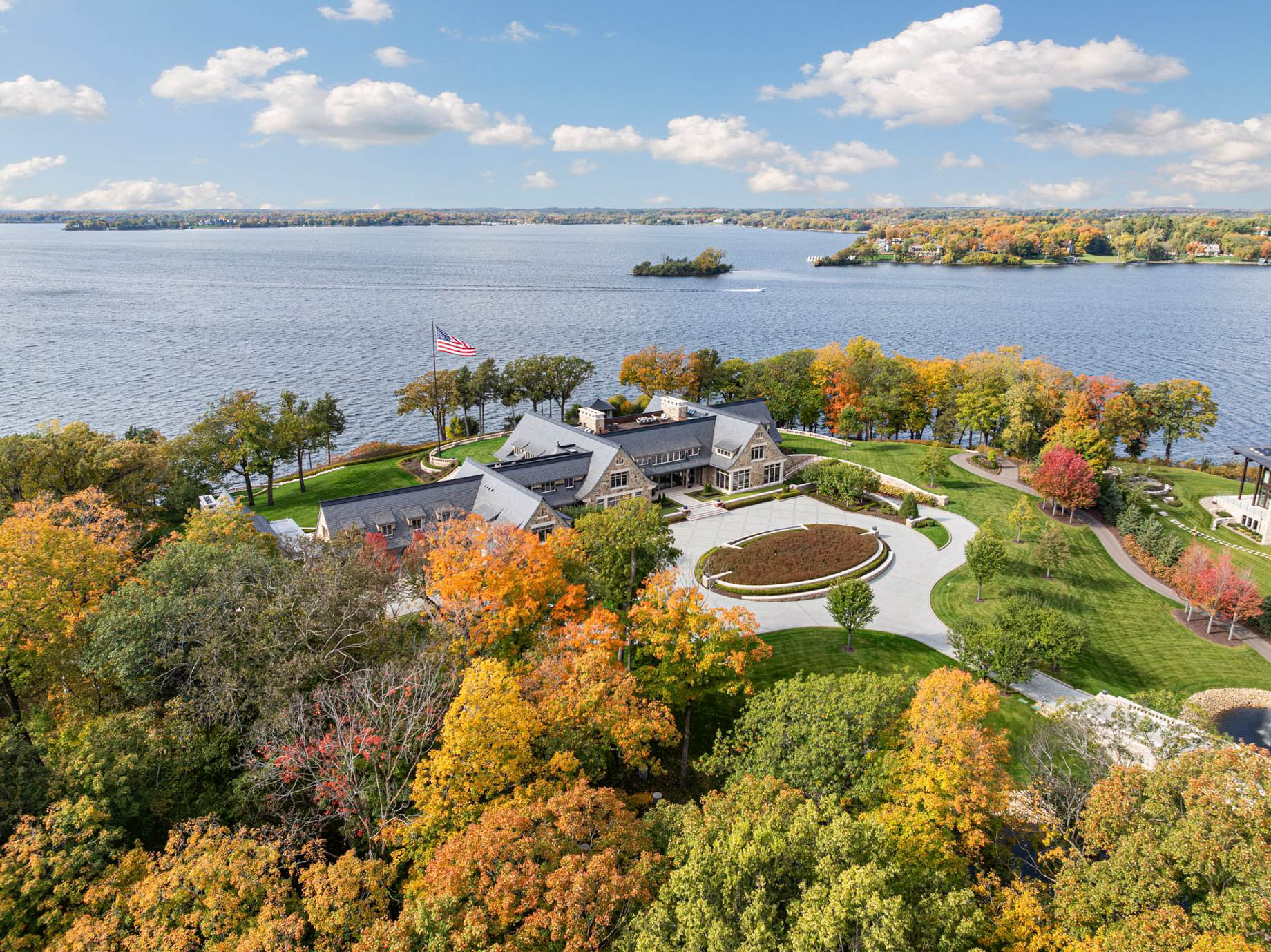 Lake Point Estate – 2770 Gale Road, Wayzata, MN, USA – 7