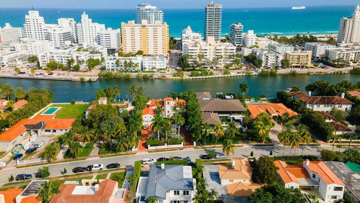 Selling a Home in South Florida with a Mold Infestation? Tips for Removal and Prevention