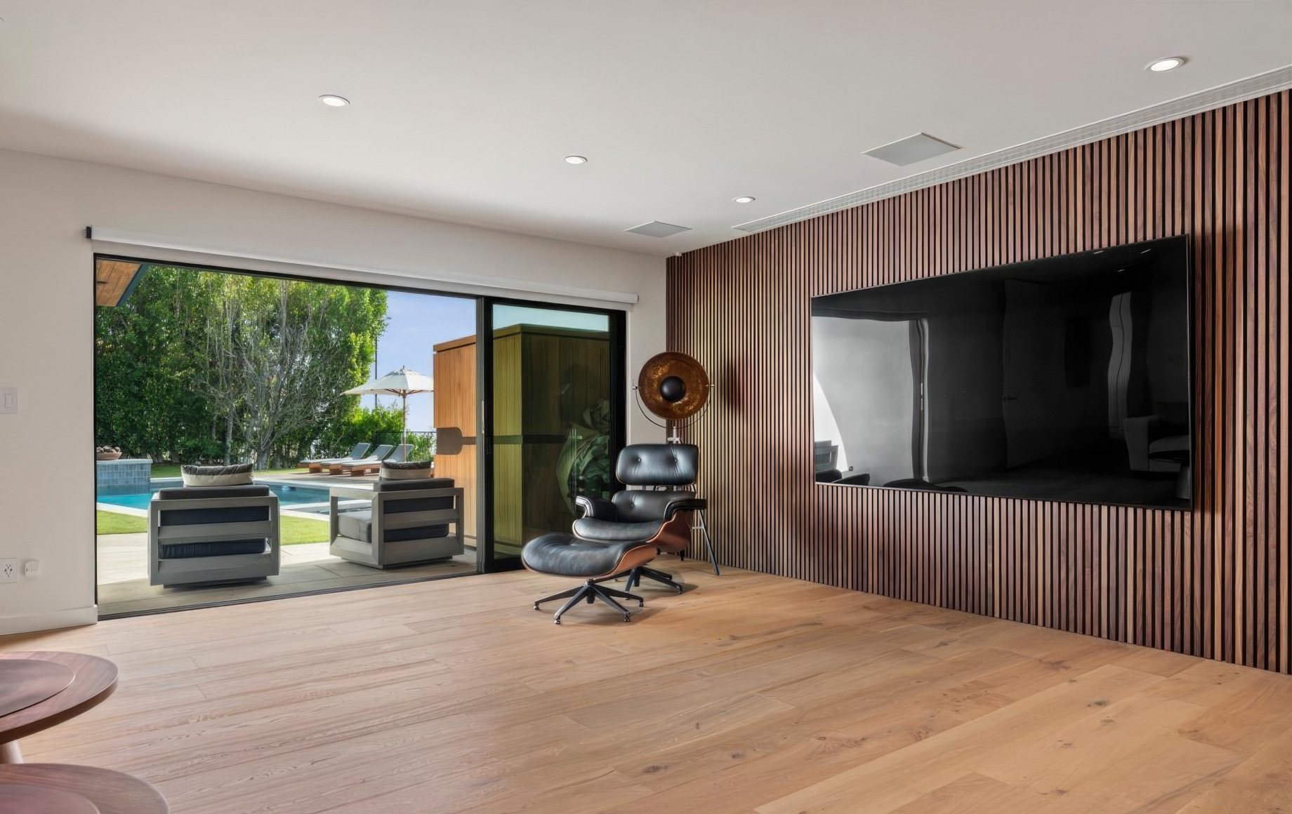 2261 Hercules Dr, Los Angeles, CA, USA – 33